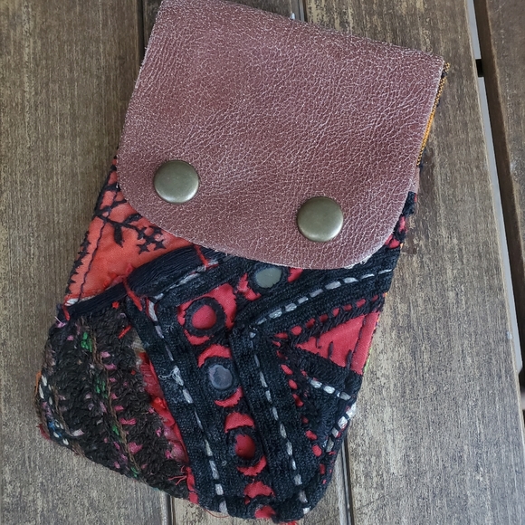 🌈SOLD💰 Free People Boho Embroidered wallet - Picture 4 of 9